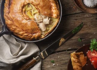 Классический заливной пирог с капустой на кефире в духовке