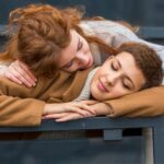 Признание во сне: к чему снится друг, признающийся в любви