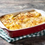 Куриная запеканка с картофельным пюре в духовке