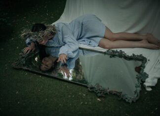 Сон на могиле: толкование сна