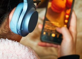 Подключение беспроводных наушников JBL к телефону по Bluetooth