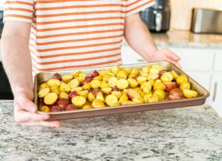 Температура для запекания картошки в мундире в духовке