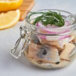 Селедка кусочками в рассоле: соление в домашних условиях
