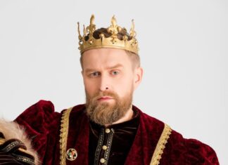 Внешность Короля Мечей