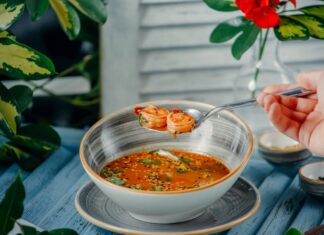 Форель с рисом и картошкой: рецепт рыбного супа