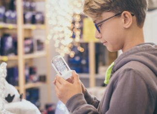 Коды на одежду в Роблоксе: где вводить на телефоне