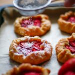 Дрожжевые пироги с вареньем в духовке