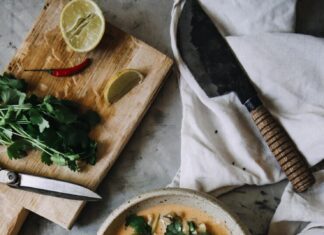 Горбуша в быстром рыбном супе