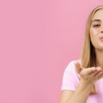 Фамилии для профиля ВК: варианты для девушек