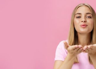 Фамилии для профиля ВК: варианты для девушек