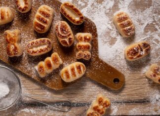 Слойки с сахаром из слоеного теста в духовке