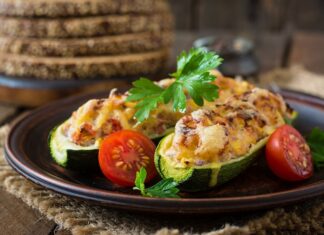 Свинина с ананасами и сыром в духовке