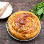 Капустный заливной пирог на сметане с яйцом