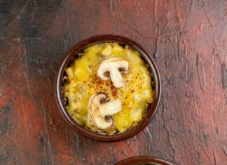 Грибной суп из шампиньонов с картофелем и сыром