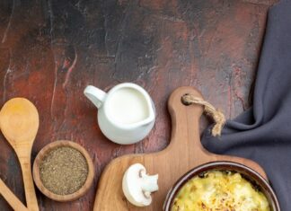 Картошка с грибами и сыром в духовке