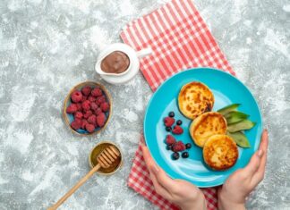 Пышные сырники из творога с манкой в духовке