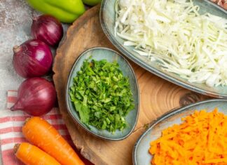 Капуста, морковь и салат: секреты идеального блюда