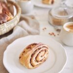 Слойки из дрожжевого теста с сахаром в духовке