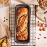 Пышная шарлотка с бананами в духовке: простой рецепт