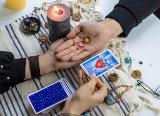 Онлайн расклад на картах Таро для любви бесплатно