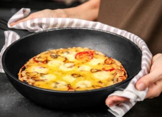 Приготовление хычиков с сыром и картофелем на сковороде