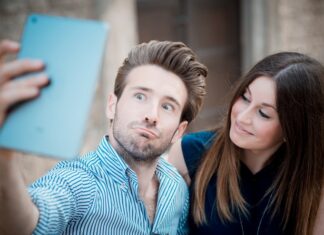 Как отследить контакты мужа в ВК