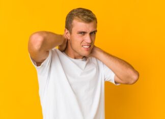 Почему горит левая мочка уха у мужчин