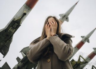 Война во сне: что означает для женщины бомбежка