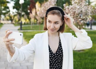 Выберите идеальный ник для девушки в TikTok на английском