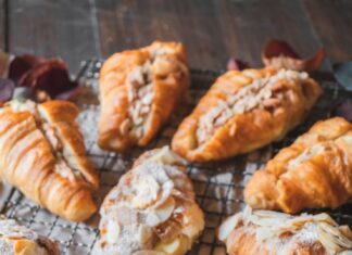 Круасаны из готового слоёного теста