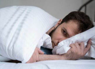 Муж бросил во сне: толкование сна
