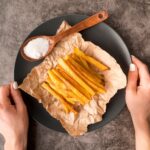 Жарка сулугуни в панировке на сковороде