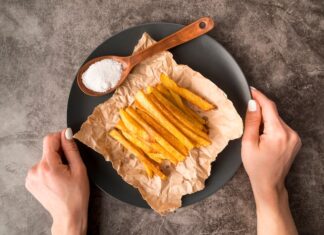 Жарка сулугуни в панировке на сковороде