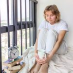 Чешется правая пятка у женщины: народные приметы и суеверия