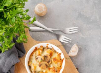 Классический жюльен с курицей и грибами