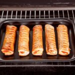 Сосиски в слоеном бездрожжевом тесте в духовке