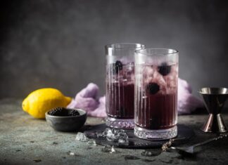 Домашнее вино из чёрной смородины: простой рецепт