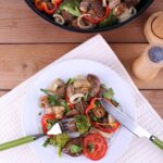 Салат с мясом, грибами и солёными огурцами