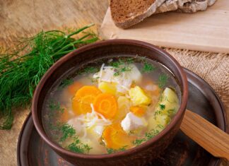 Куриный суп с вермишелью и яйцом