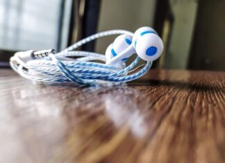 Починка одного наушника: как исправить неработающий проводной наушник