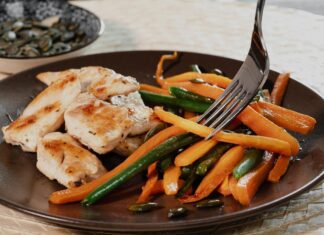 Филе трески с луком и морковью