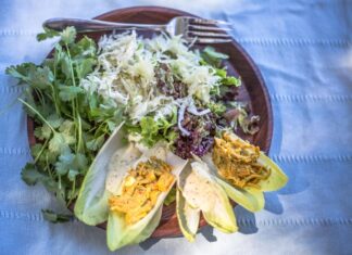 Салат из копченой скумбрии горячего копчения