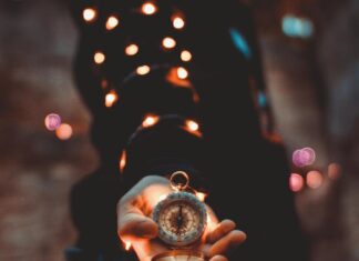 Где он сейчас и с кем: гадание