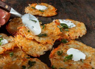 Пышные оладушки из кабачков на сковороде