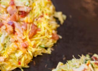 Крабовый салат с капустой пекинской и кукурузой