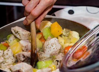 Как правильно отварить филе индейки в кастрюле