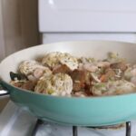 Тушим капусту для пирога на сковороде