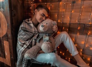 Как романтично пожелать спокойной ночи парню