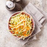 Салат из китайской капусты и моркови