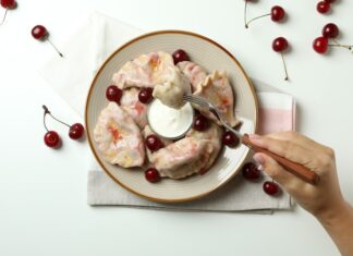 Сердечки в сметанном соусе на сковороде